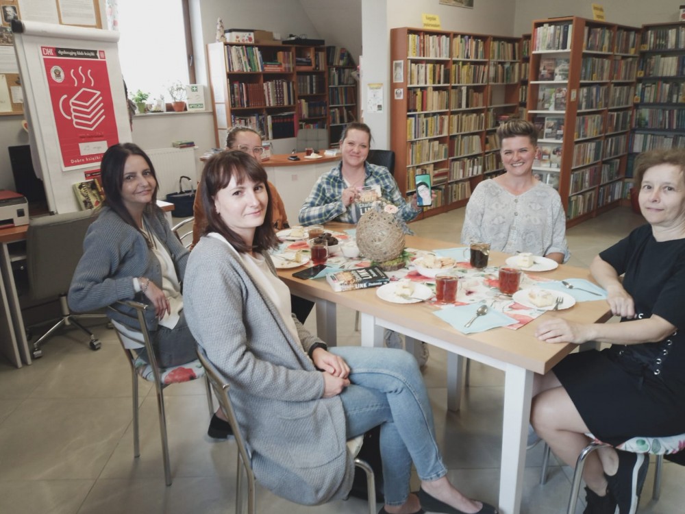 Kryminalne miraże kontra ,,Literackie kawki"