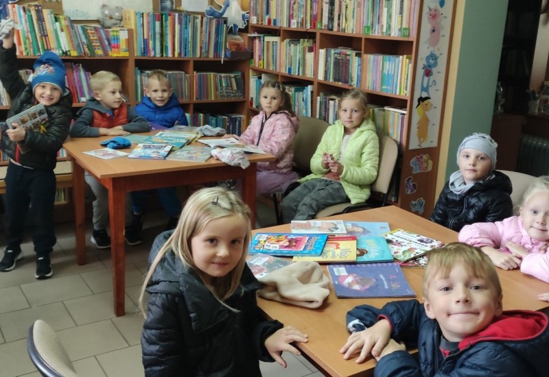 Zakończenie  całorocznych spotkań przedszkolaków w bibliotekach w Ostrowsku i w Harklowej